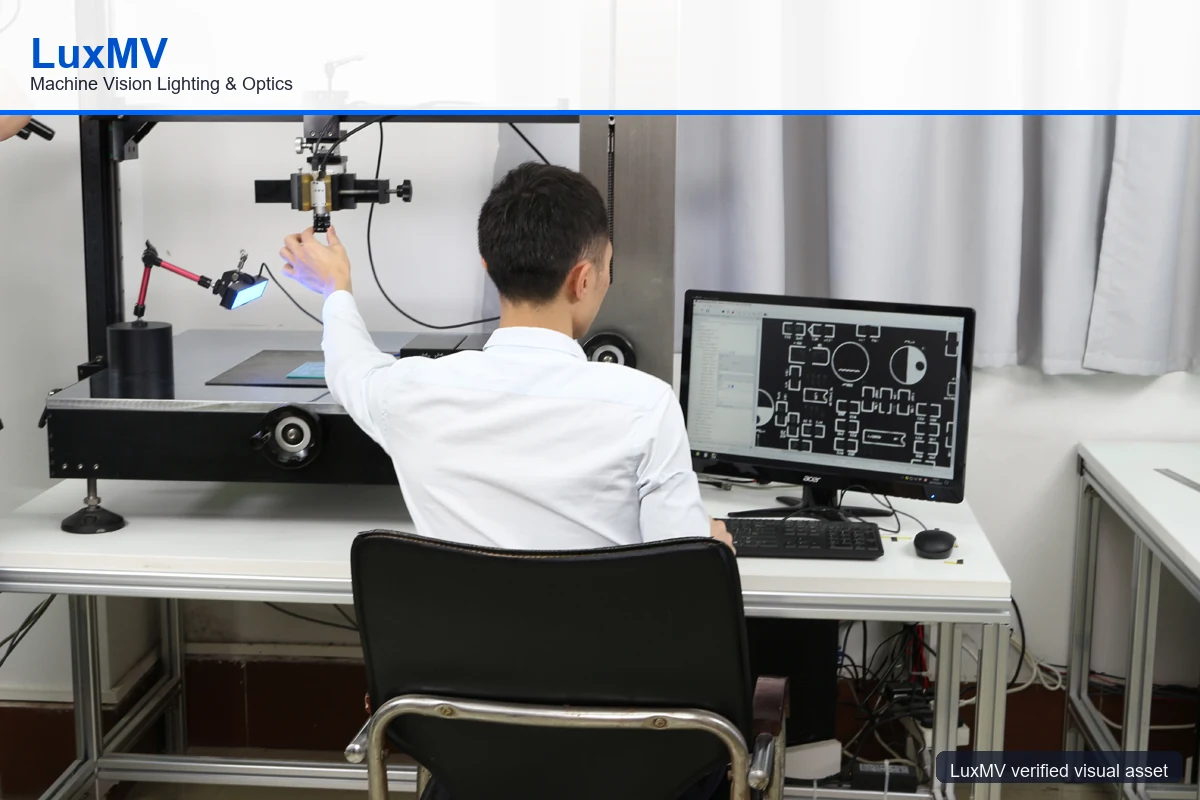 Lighting aging and stability test bench